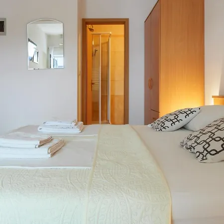 Lejlighed With Parking Space Baska Voda, Makarska - 16517
