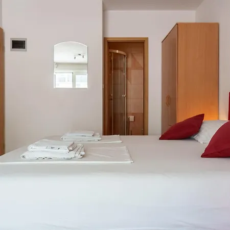 With Parking Space Baska Voda, Makarska - 16517